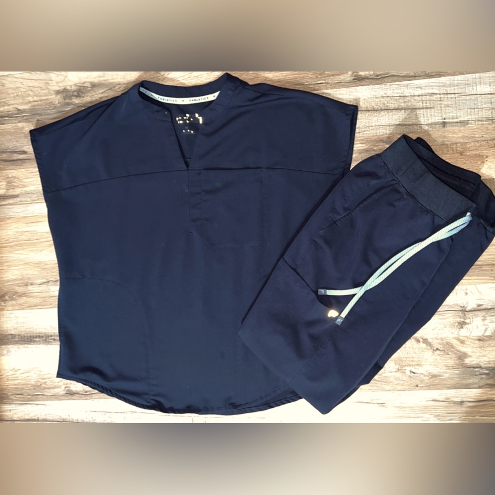 Fabletics scrub set with extra pair of joggers